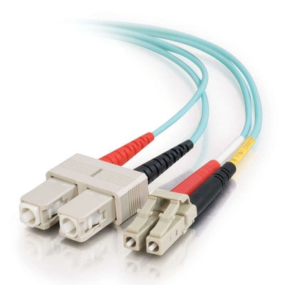 C2g 85514 C2G SC-SC 10Gb 50/125 OM3 Duplex Multimode PVC Fiber Optic Cable (LSZH) - Cable de red - modo múltiple SC (M) a modo múltiple SC (M) - 2 m - fibra óptica - impresión a dos caras - 50/125 micras - OM3 - sin halógenos - agua