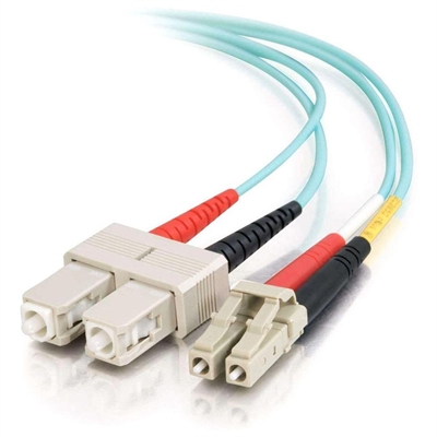 C2g 85533 C2G LC-SC 10Gb 50/125 OM3 Duplex Multimode PVC Fiber Optic Cable (LSZH) - Cable de red - modo múltiple SC (M) a LC de modos múltiples (M) - 3 m - fibra óptica - impresión a dos caras - 50/125 micras - OM3 - sin halógenos - agua