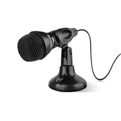 Krom NXKROMKYP El micrófono gaming Krom Kyp es el accesorio perfecto para completar tu set up. Disfruta de un sonido profesional tanto en grabaciones, como en juegos, chats y streamings.- Micrófono profesional con calidad de estudio- Trípode extraíble para facilitar el transporte- Cuerpo micrófono metálico- Ángulo ajustable- Micrófono omnidireccional- Conexión Jack 3.5 mmDiseño y materialesKrom Kyp cuenta con un diseño sencillo, minimalista y ligero, realizado en materiales resistentes (acero para el cuerpo del micrófono), y con todos sus acabados en negro.Su sólida base te garantiza una estabilidad máxima, libre de vibraciones y con una sujeción perfecta del micrófono.Usabilidad sencillaEl sistema basculante de Krom Kyp permite regular su ángulo entre 0 y 90 grados, para que puedas ajustarlo a la posición y distancia que mejor se adapte a ti y al uso que quieras hacer de su captación omnidireccional del sonido.Para facilitarte su uso, Kyp posee en su parte superior un botón de encendido y apagado del mute.Versátil y ligeroGracias a su conexión jack de 3.5 mm, podrás conectar Krom Kyp en cualquier sistema operativo (Windows / MacOS / Linux), multiplicando tus posibilidades de trabajo en diferentes plataformas y con diferentes softwares.Además, podrás transportar Krom Kyp a cualquier parte gracias a su compacto tamaño, ligero peso y conveniente rejilla metálica, que lo protege contra golpes y caídas.