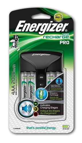 Energizer E300696601 Energizer Pro Charger. Alimentación: Corriente alterna, Tecnología de baterías compatibles: Níquel-metal hidruro (NiMH), Tamaño de baterías compatibles: AA, AAA. Color del producto: Negro, Indicadores LED: Carga. Tipo: Cargador de baterías para interior. Voltaje de entrada: 100 - 240 V, Frecuencia de entrada: 50/60 Hz, Capacidad de la batería (mín.): 0,5 Ah. Tecnología de batería: Níquel-metal hidruro (NiMH), Capacidad de batería: 2000 mAh, Número de baterías incluidas: 4 pieza(s)