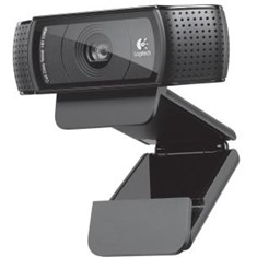 Logitech 960-001055 Perfectas videoconferencias Full HD. La C920 Pro HD Webcam ofrece imágenes increíblemente nítidas, claras y detalladas en colores vibrantes. El enfoque automático y la corrección de iluminación HD se ajustan a las condiciones para proporcionar alta definición constante, y la lente de cinco elementos de cristal ofrece imágenes de total nitidez. Dos micrófonos, uno a cada lado de la lente, capturan el sonido natural de la voz. El campo visual de 78 grados es lo suficientemente amplio como para incluir a una segunda persona. Ya sea para una importante llamada de Skype, o para demostrar sus habilidades o crear su próximo vídeo de YouTube, la C920 le garantiza una gran impresión.Especificaciones TécnicasRequerimientos del sistema:Compatible con: Windows® 10 o posterior, Windows® 8, Windows® 7Funciona en modo USB Video Device Class (UVC) con clientes de videoconferencia compatibles: macOS 10.10 o posterior Chrome OS™ Android v 5.0 o posterior Puerto USB Acceso a InternetCompatibilidad de la plataforma:Funciona con Skype™, Google Hangouts™, FaceTime para MacEspecificaciones Técnicas:Resolución máx.: 1080p/30 fps - 720p/30 fpsTipo de enfoque: automáticoTecnología de lente: Cristal Full HDMicrófono integrado: estéreoCampo visual: 78°Clip universal compatible con trípodes para monitores, pantallas LCD o portátilesLongitud de cable:1,5 mContenido de la caja: Cámara Web con cable USB de 1,5 m Documentación del usuario Dos años de garantía del fabricante y asistencia al producto completa