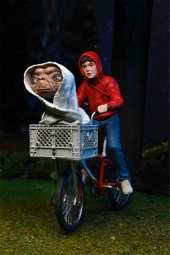 Neca 0NC55065 Neca Presenta Esta Figura De 12 Centímetros Del Extraterrestre Ms Entrañable: E.T. - Basado En La Pelcula De Steven Spielberg Del Mismo Nombre Y En Conmemoración De Su 40 Aniversario. Incluye Un Panel Que Puedes Poner De Pie Para Recrear El Icón...