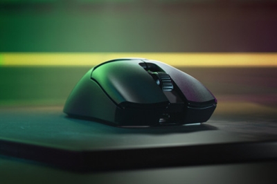 Razer RZ01-04390100-R3G1 Razer Viper V2 Pro. Factor de forma: mano derecha. Tecnología de detección de movimientos: Óptico, Interfaz del dispositivo: RF Wireless + USB Type-C, Resolución de movimiento: 30000 DPI, Tipo de botones: Botones presionados, Cantidad de botones: 5, Tipo de desplazamiento: Rueda. Fuente de energía: Baterías/Cable. Color del producto: Negro