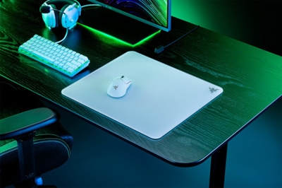 Razer RZ02-04890200-R3M1 Razer Atlas. Ancho: 400 mm, Profundidad: 450 mm. Color del producto: Blanco, Coloración de superficie: Monocromo, Material: Vidrio templado, Caucho, Base antiderrapante, Alfombrilla de ratón para juegos