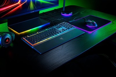 Razer RZ03-04461100-R311 teclado-razer-ornata-v3 Diseño duradero y resistente a salpicaduras,opciones de enrutamiento de cable. Compatible con Razer Synapse. Opción de modo de juego.Teclas totalmente programables con grabación simultánea de macros. Cable de fibra trenzada. Tasa de sondeo alta de 1000 Hz.